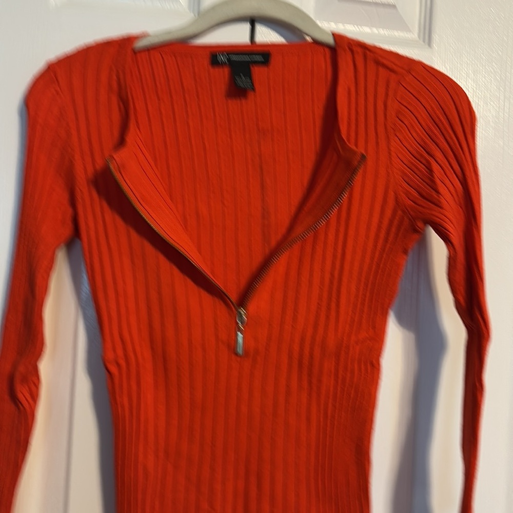 INC International concepts orange ribbed Sweater with gold zipper size small - Picture 8 of 9
